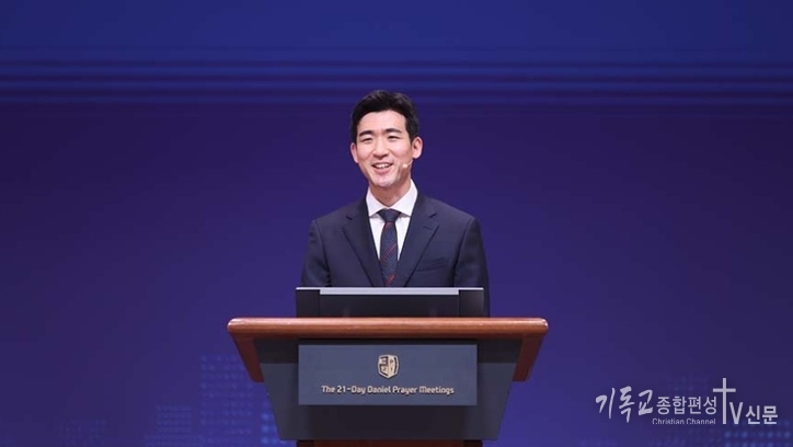 :임정택 대표가 다니엘 기도회에서 간증을 전하고 있다. /사진=다니엘 기도회 캡처