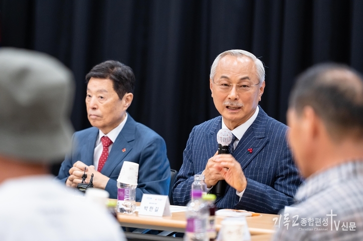애터미(회장 박한길)는 산불 진화 중 희생된 공무원, 진화대원, 헬기 조종사 유가족에게 <strong>총 47억 원의 위로지원금</strong>을 전달했다. /사진=애터미