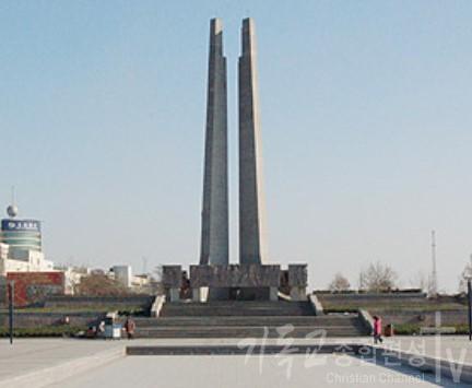 탕산시 항진기념비. /사진=신화통신 캡처